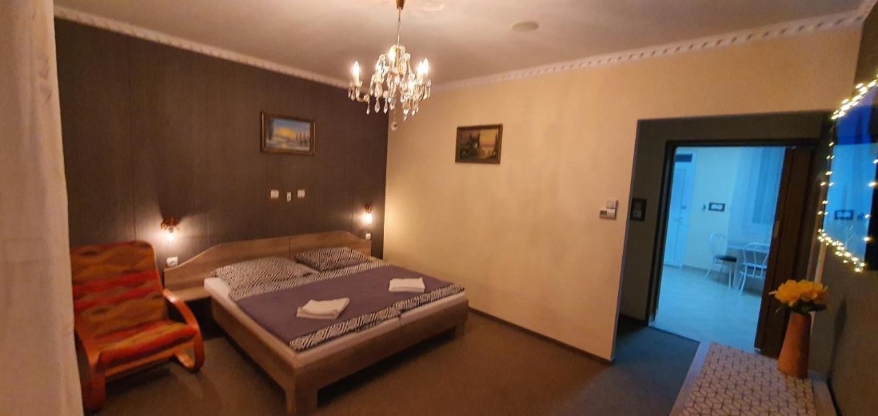 Szlavi Apartman Baja Extérieur photo
