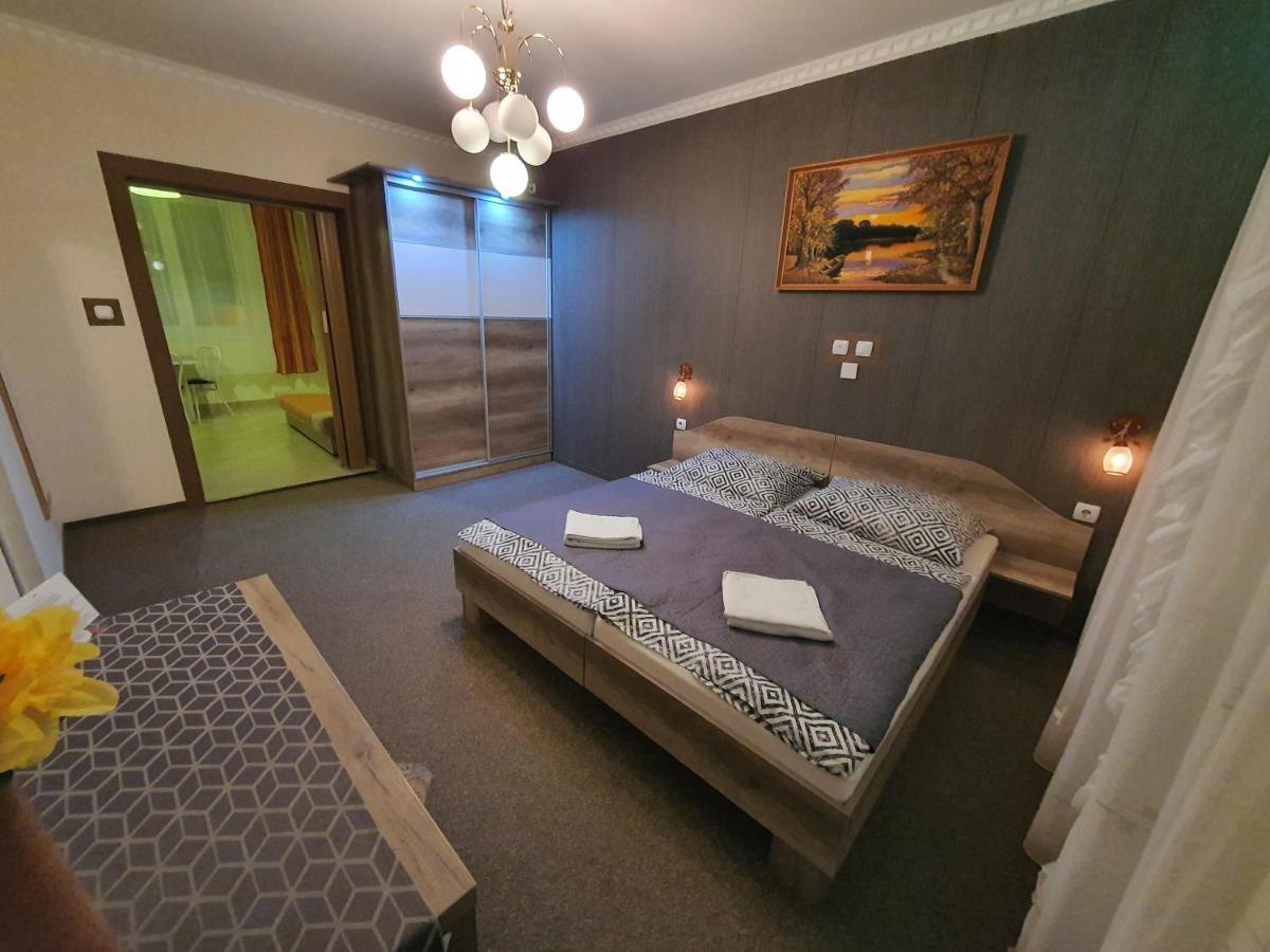 Szlavi Apartman Baja Extérieur photo