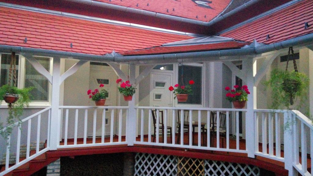 Szlavi Apartman Baja Extérieur photo
